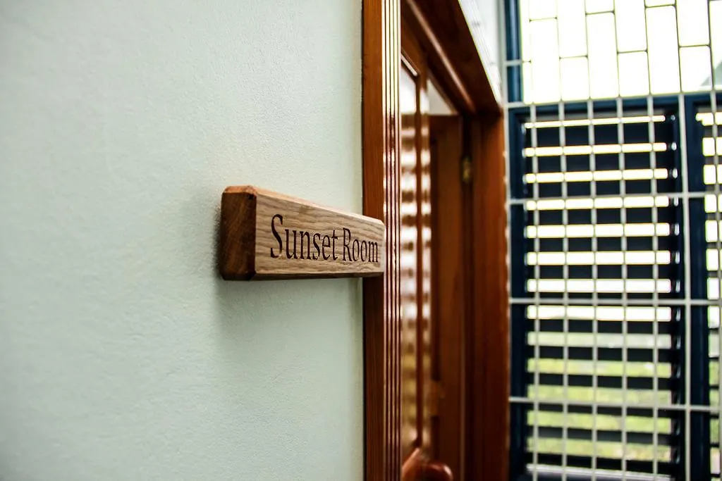 Sunshine Lodge: Your Home Away From Home Montego Bay