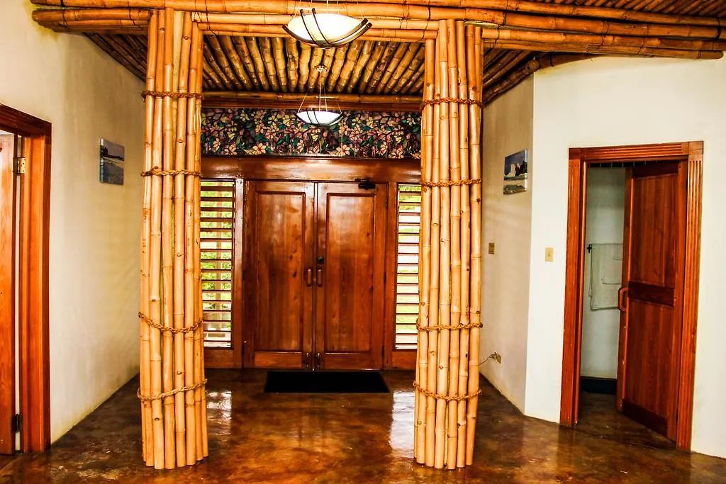 Sunshine Lodge: Your Home Away From Home Montego Bay