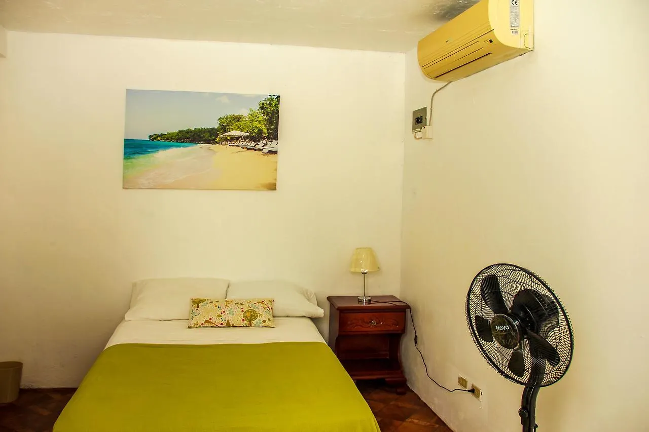 Sunshine Lodge: Your Home Away From Home Montego Bay 0*,  Jamaica